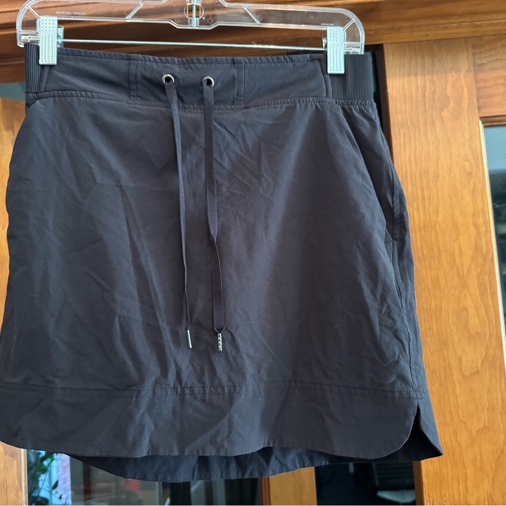 Athleta Black Ribbed Active Skort with Logo Tag